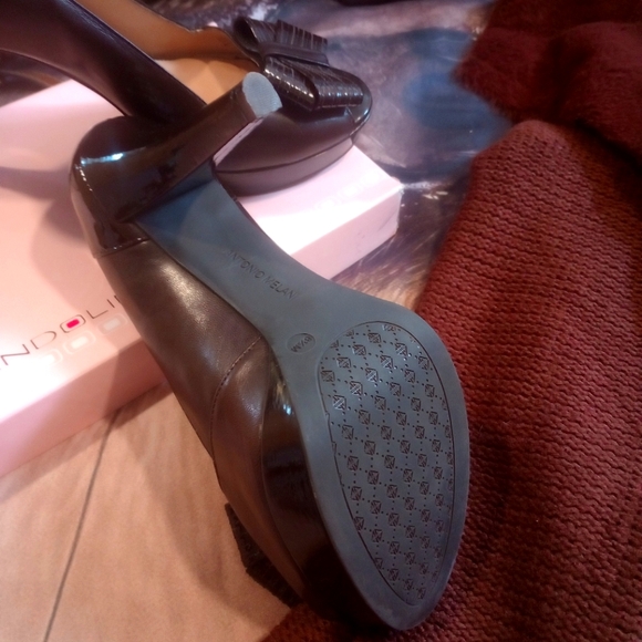 NWOT Chocolate brown shoes - Picture 5 of 10